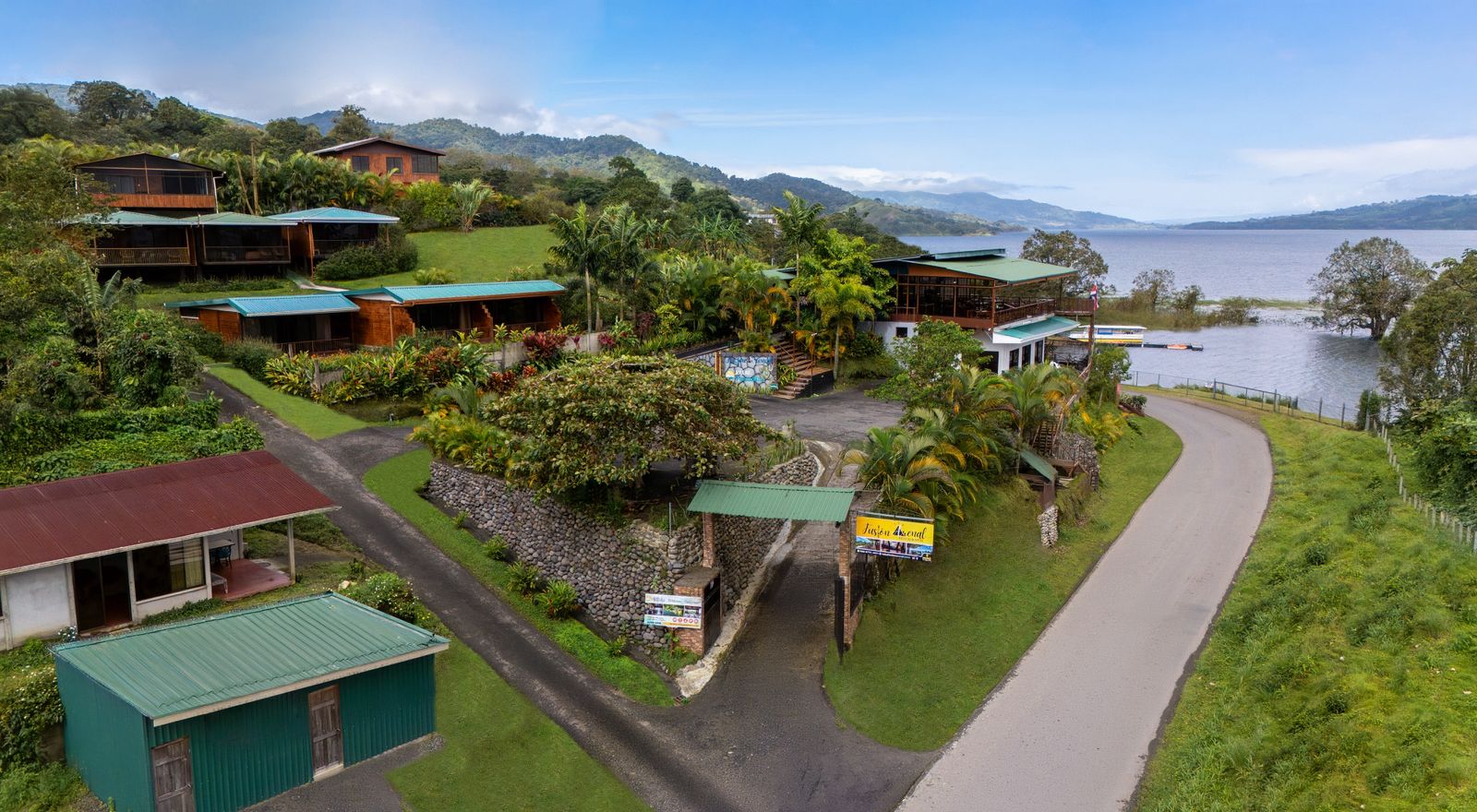 Paradise Villas CR - arenal-volcano-hotel (4).jpg